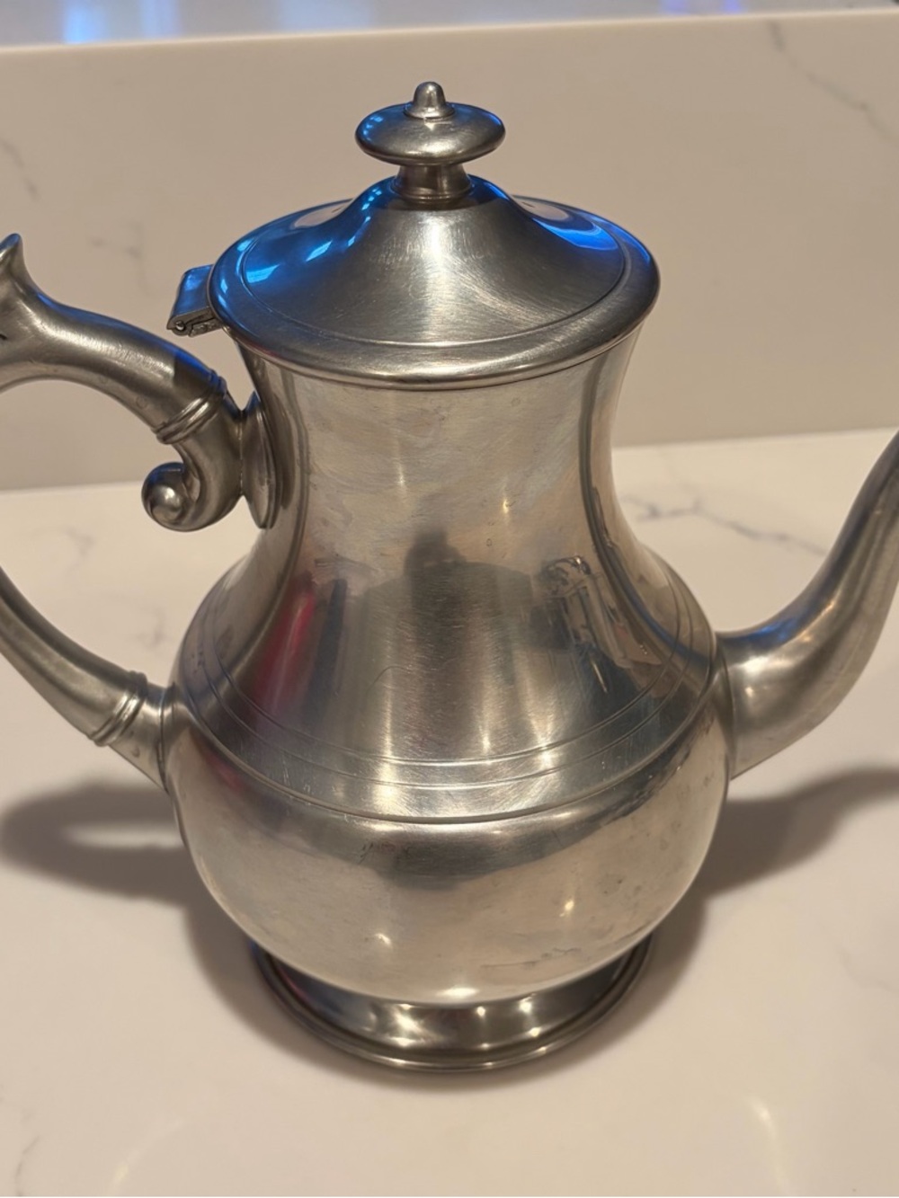 Classic Silver-Tone Metal Coffee/Tea Pot – Polished Silver Finish - Picture 2 of 7